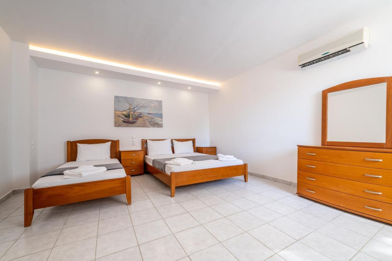 Azzurro Hotel Palairos Exterior photo