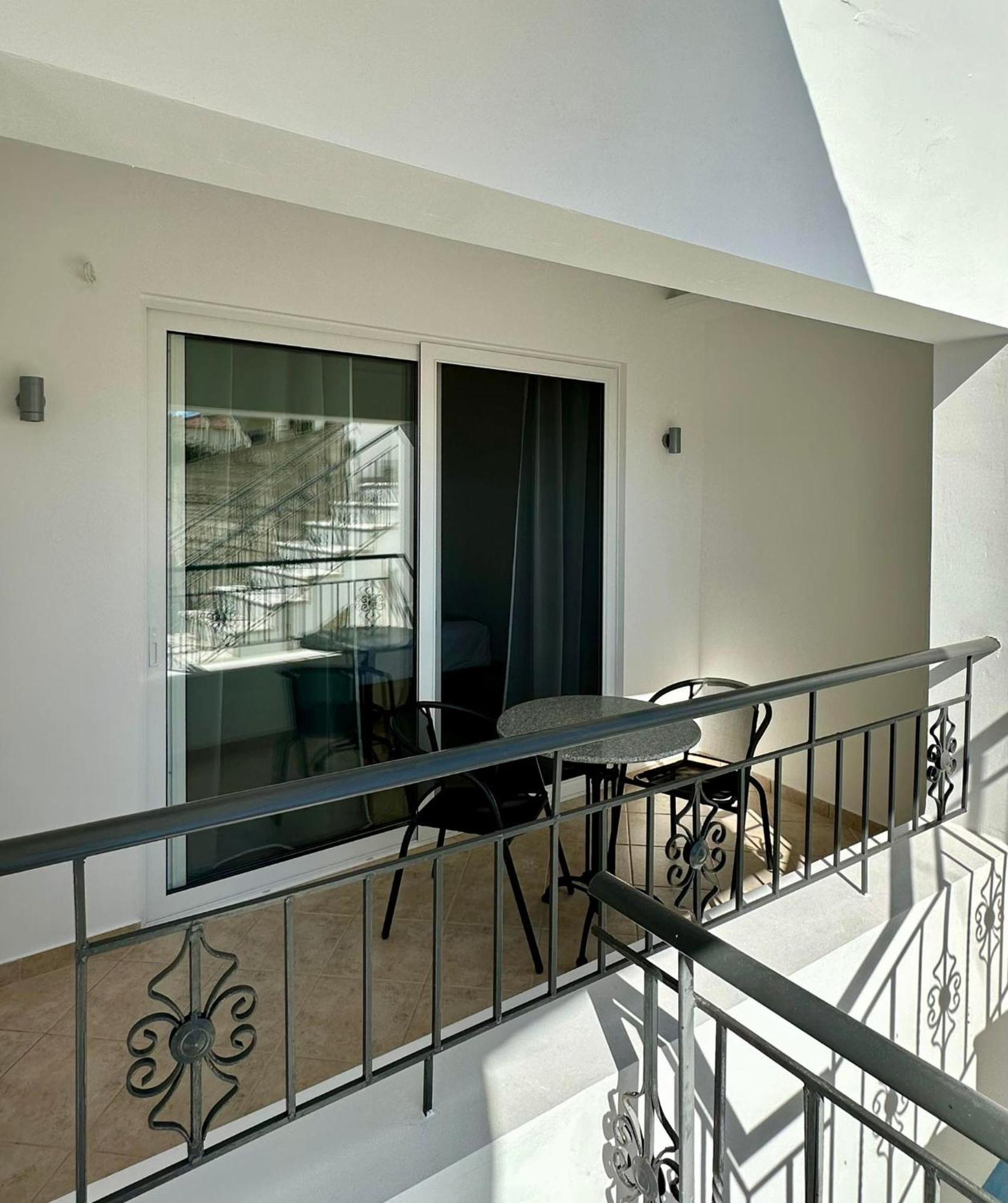 Azzurro Hotel Palairos Exterior photo
